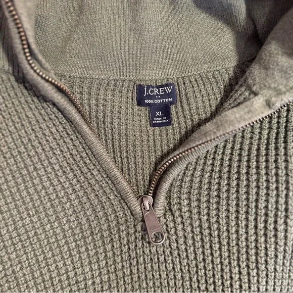 J.Crew men’s sweater (size xl) hunter green.  Pre-owned - Picture 9 of 15